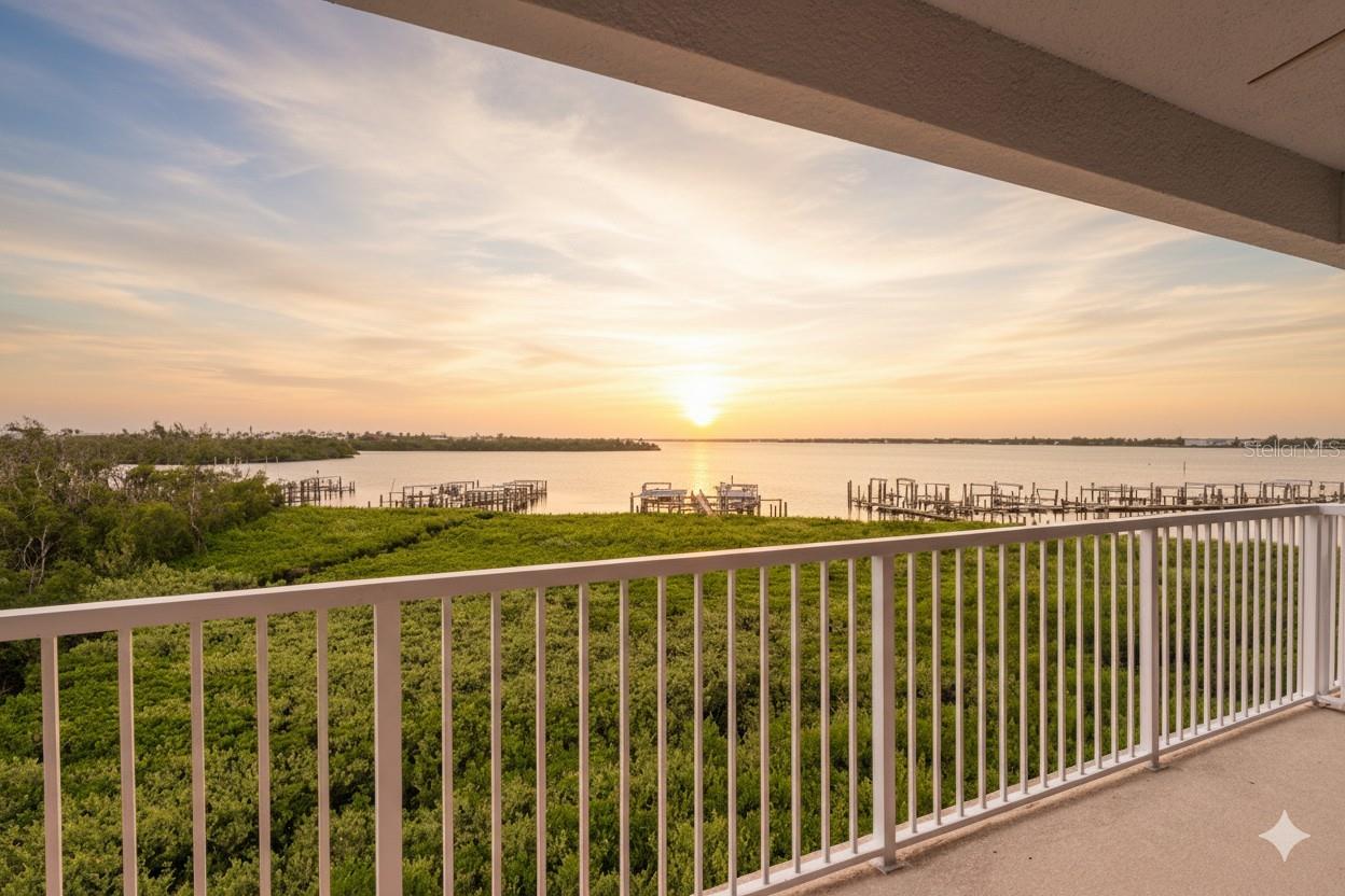 HARBOURVIEW CONDO - Residential