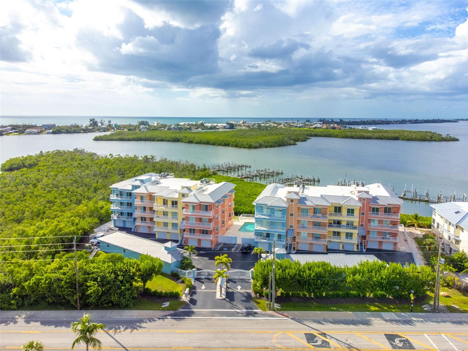 HARBOURVIEW CONDO - Residential