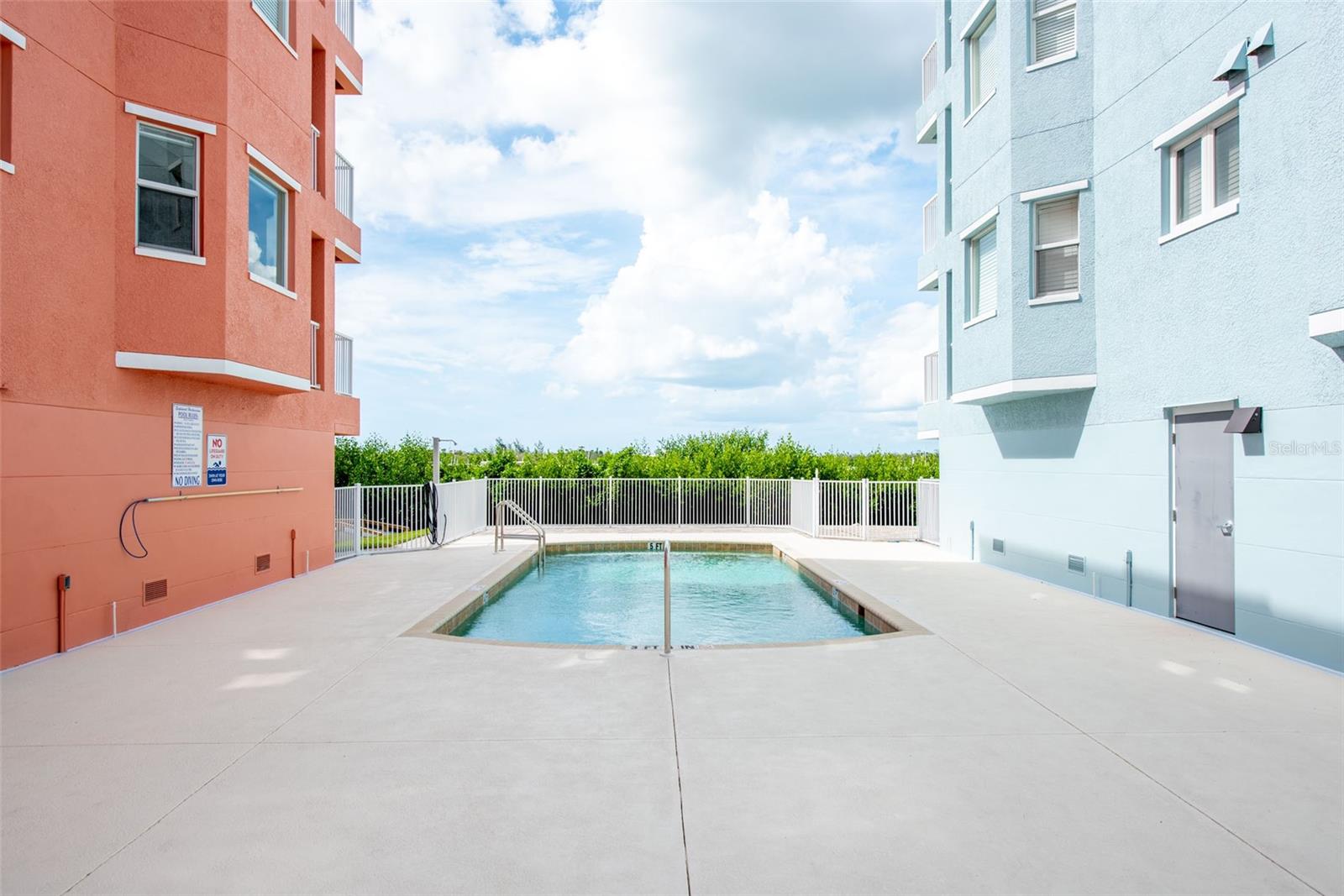 HARBOURVIEW CONDO - Residential