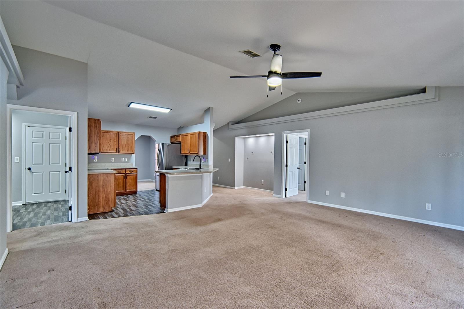 SILVER SPGS SHORES UN 20 - Residential