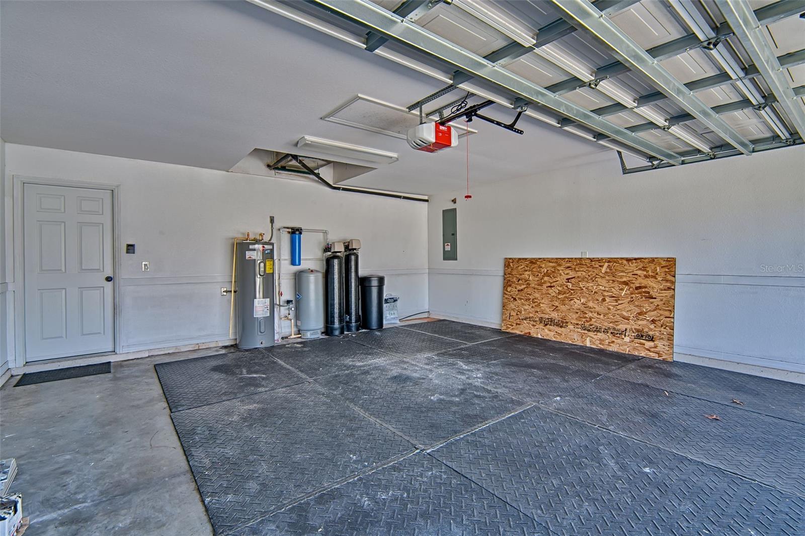 SILVER SPGS SHORES UN 20 - Residential