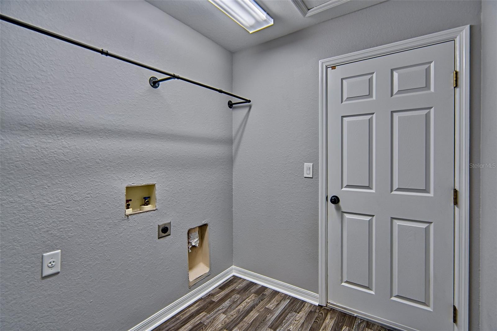 SILVER SPGS SHORES UN 20 - Residential