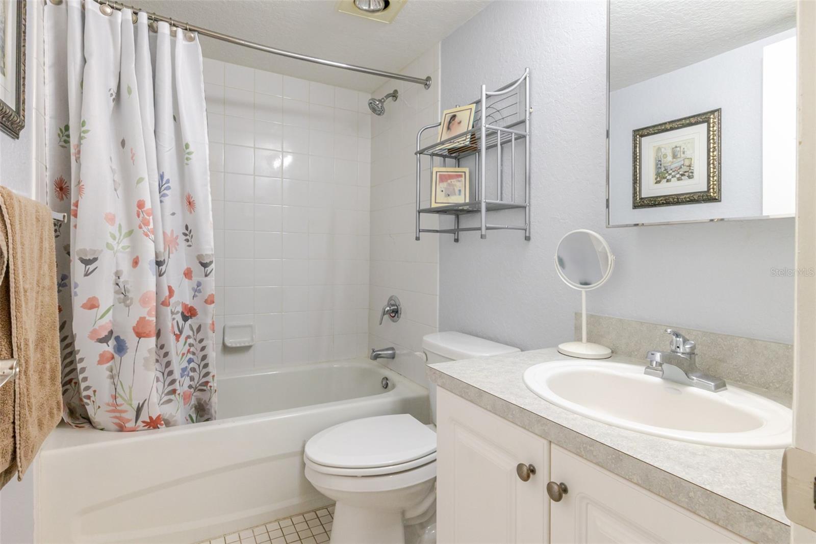 TOWN APTS CONDO - Residential