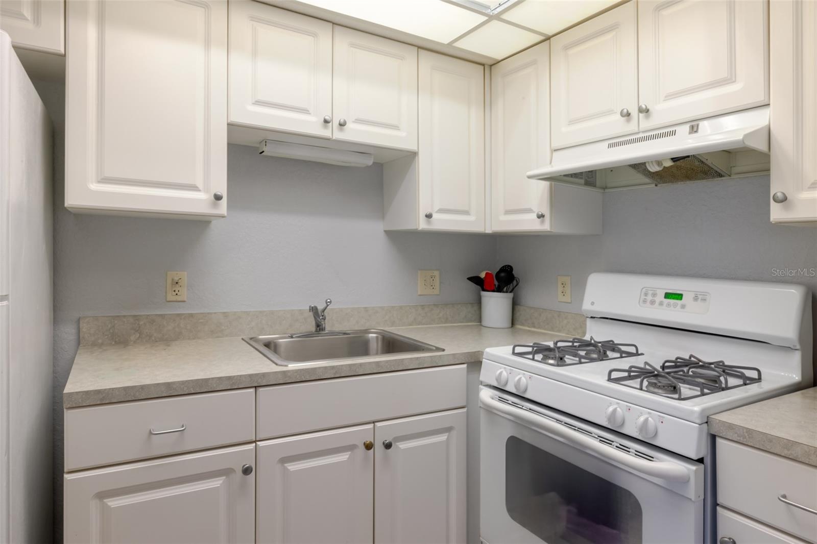 TOWN APTS CONDO - Residential