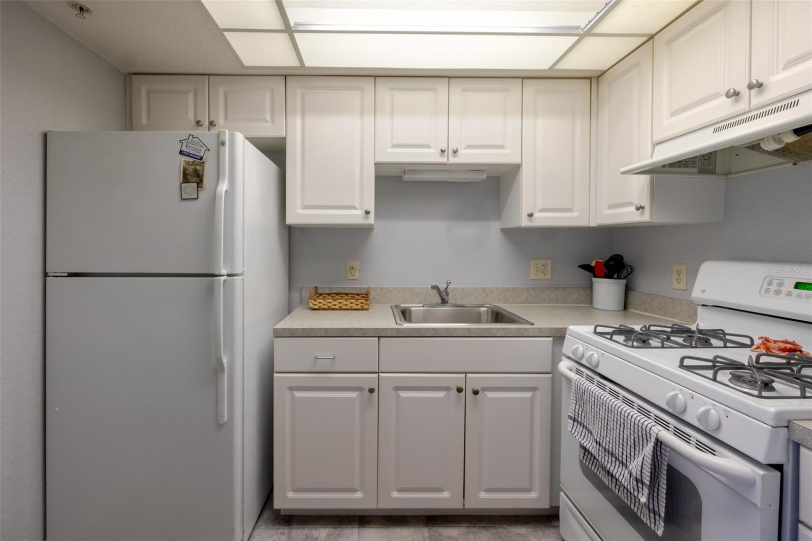 TOWN APTS CONDO - Residential