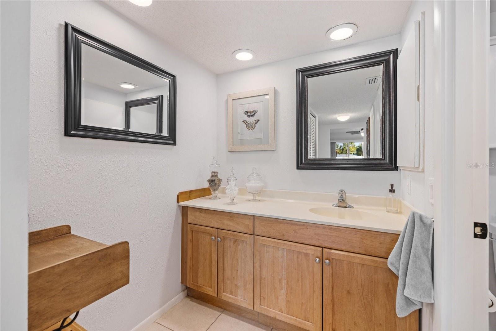 PALM-AIRE AT SARASOTA 10-D - Residential