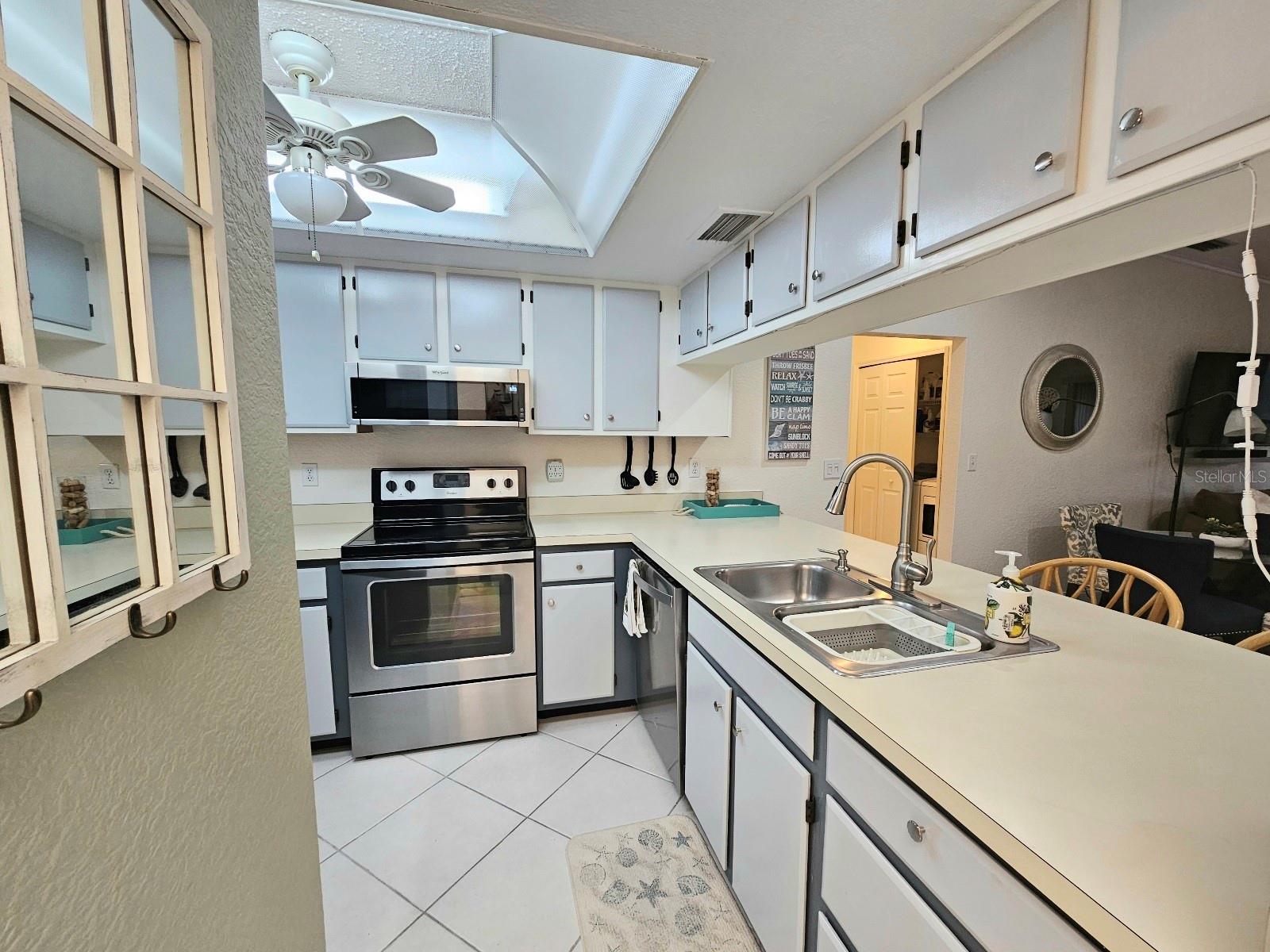 TALA LAKES PH 04 BLDG F 02 - Residential