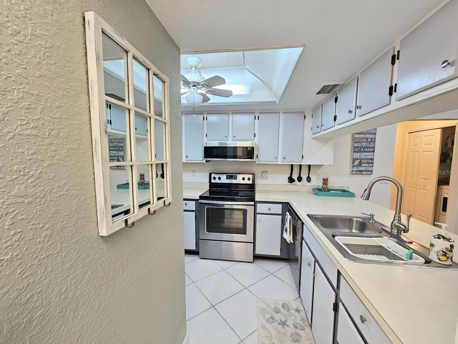 TALA LAKES PH 04 BLDG F 02 - Residential