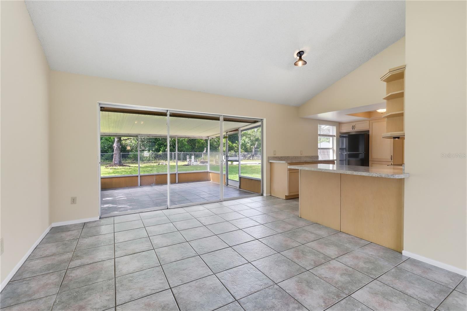 943 MARQUETTE COURT