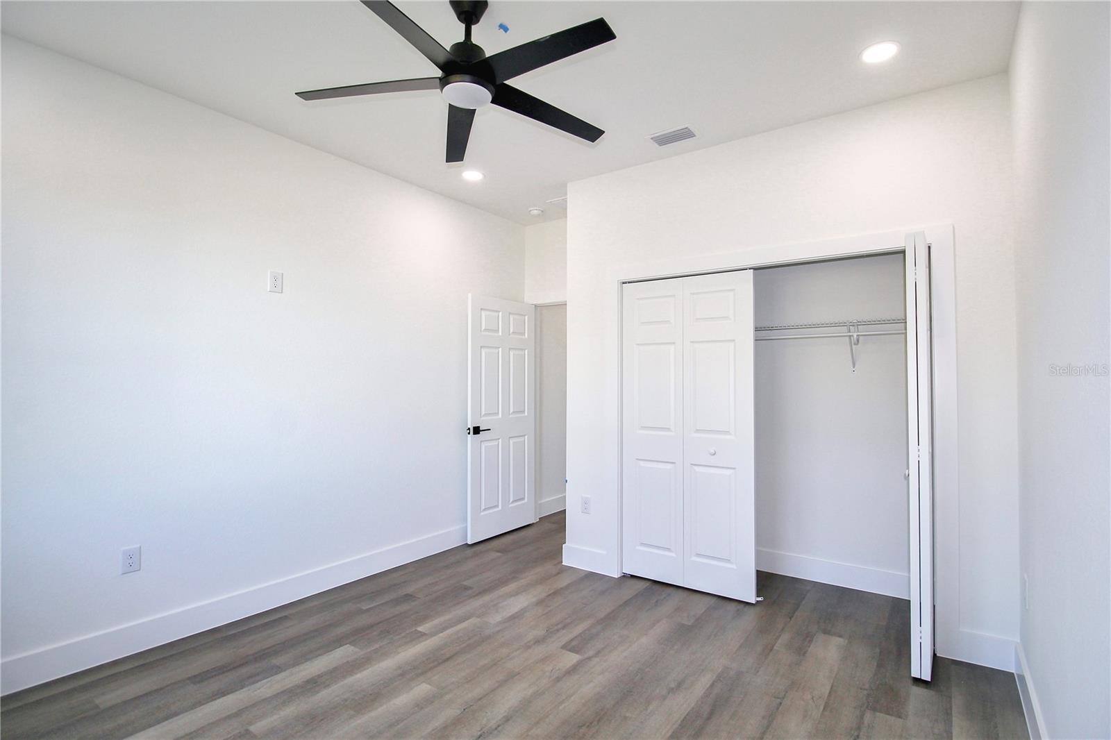 AVON PARK LAKES - Residential