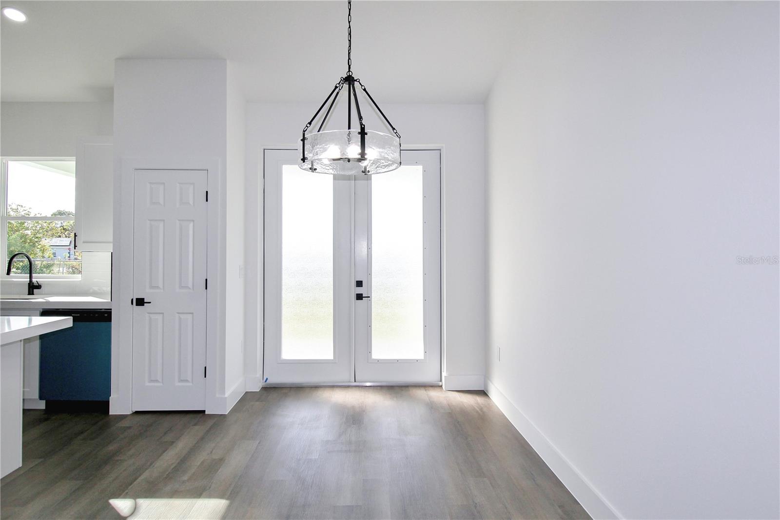 AVON PARK LAKES - Residential