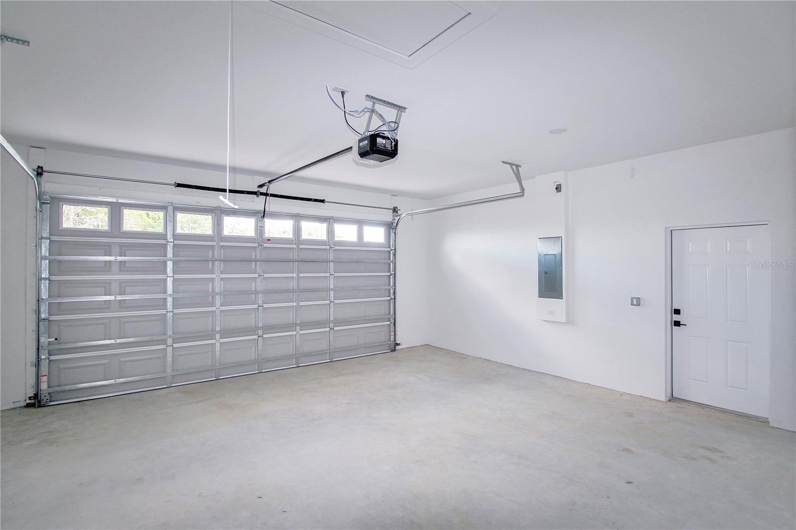 AVON PARK LAKES - Residential