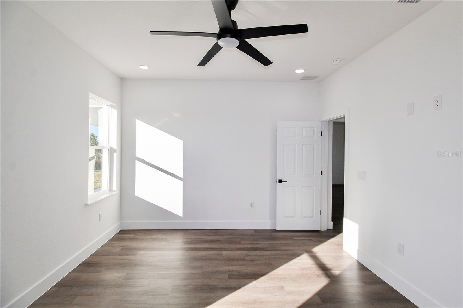 AVON PARK LAKES - Residential