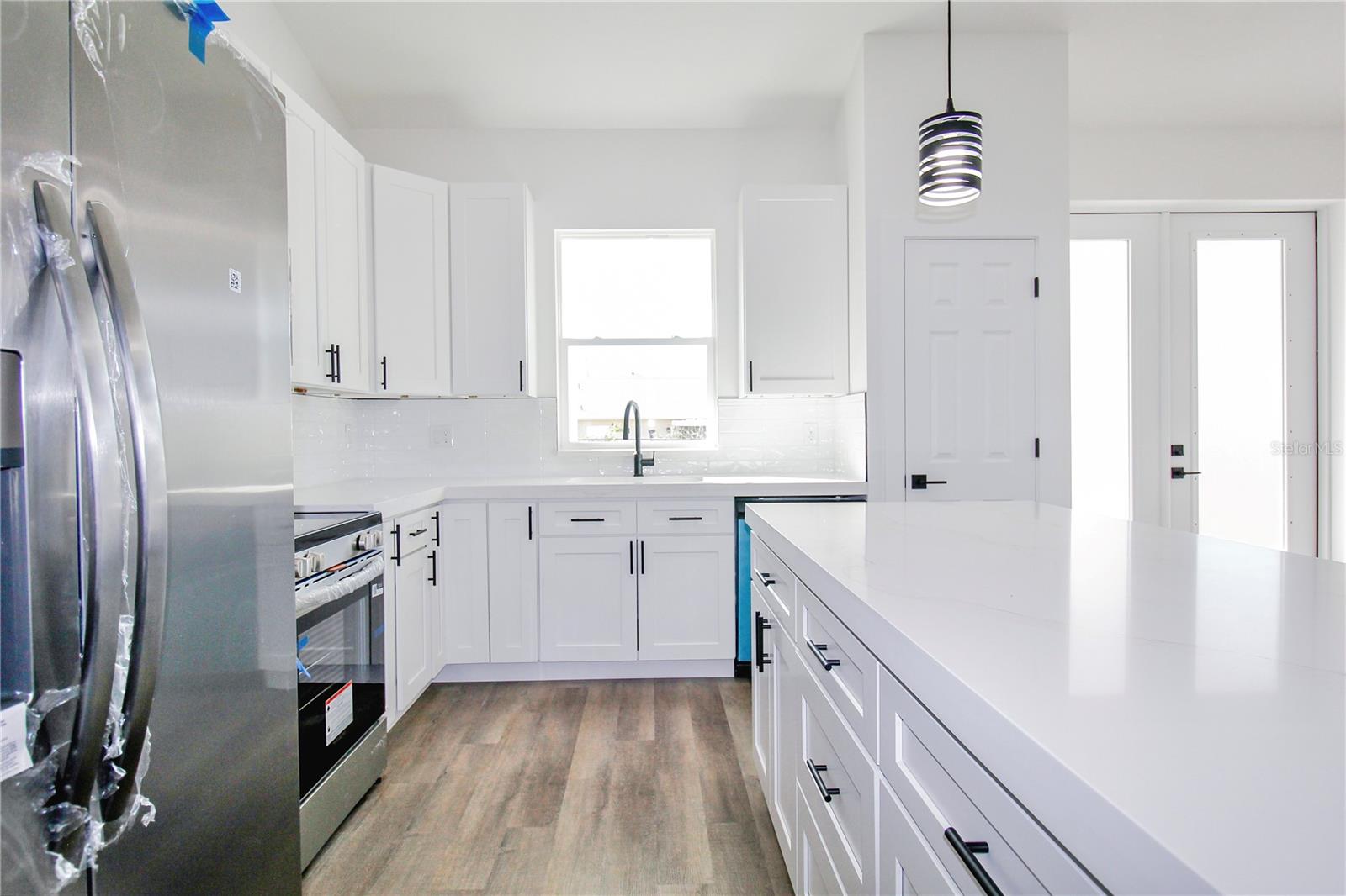 AVON PARK LAKES - Residential