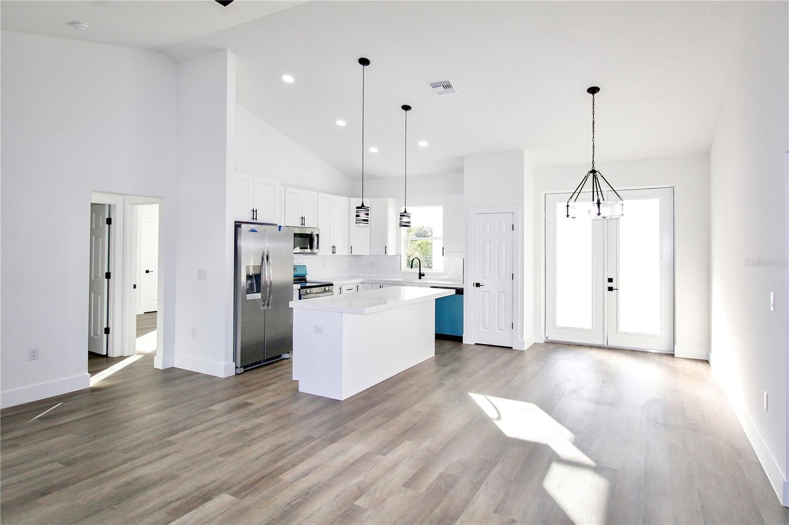 AVON PARK LAKES - Residential