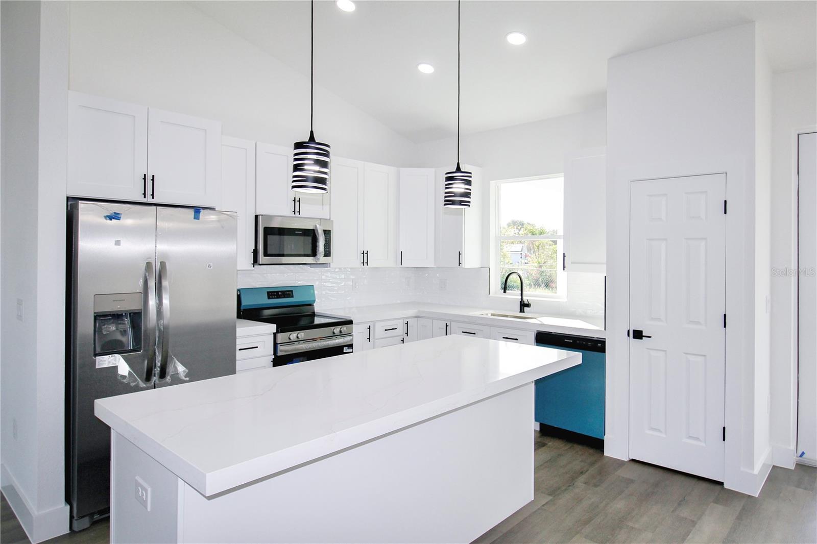 AVON PARK LAKES - Residential