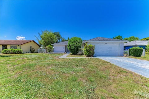 Photo of 6601 13th, Bradenton, FL 34209 (MLS # A4698227)