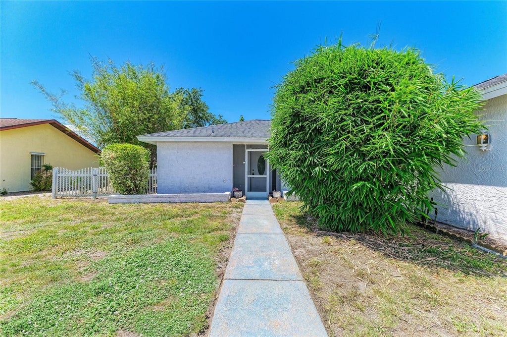 Photo of 6601 13th, Bradenton, FL 34209 (MLS # A4698227)