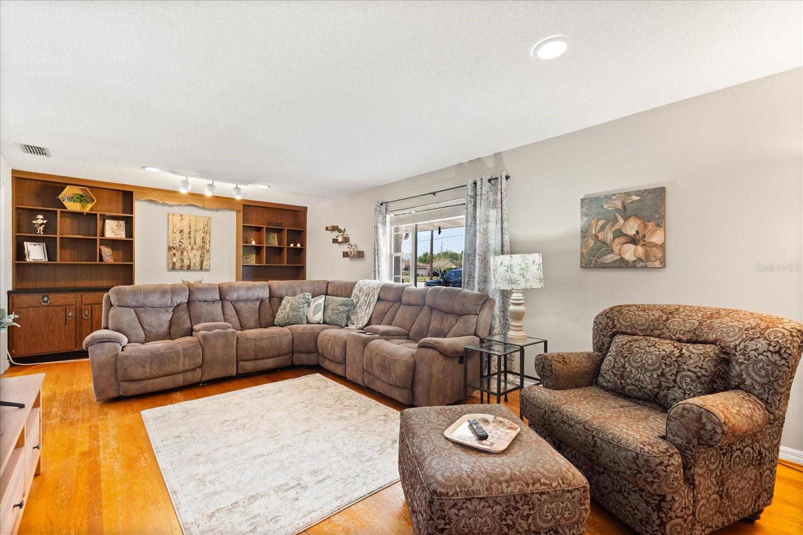 GREEN FIELDS - Residential