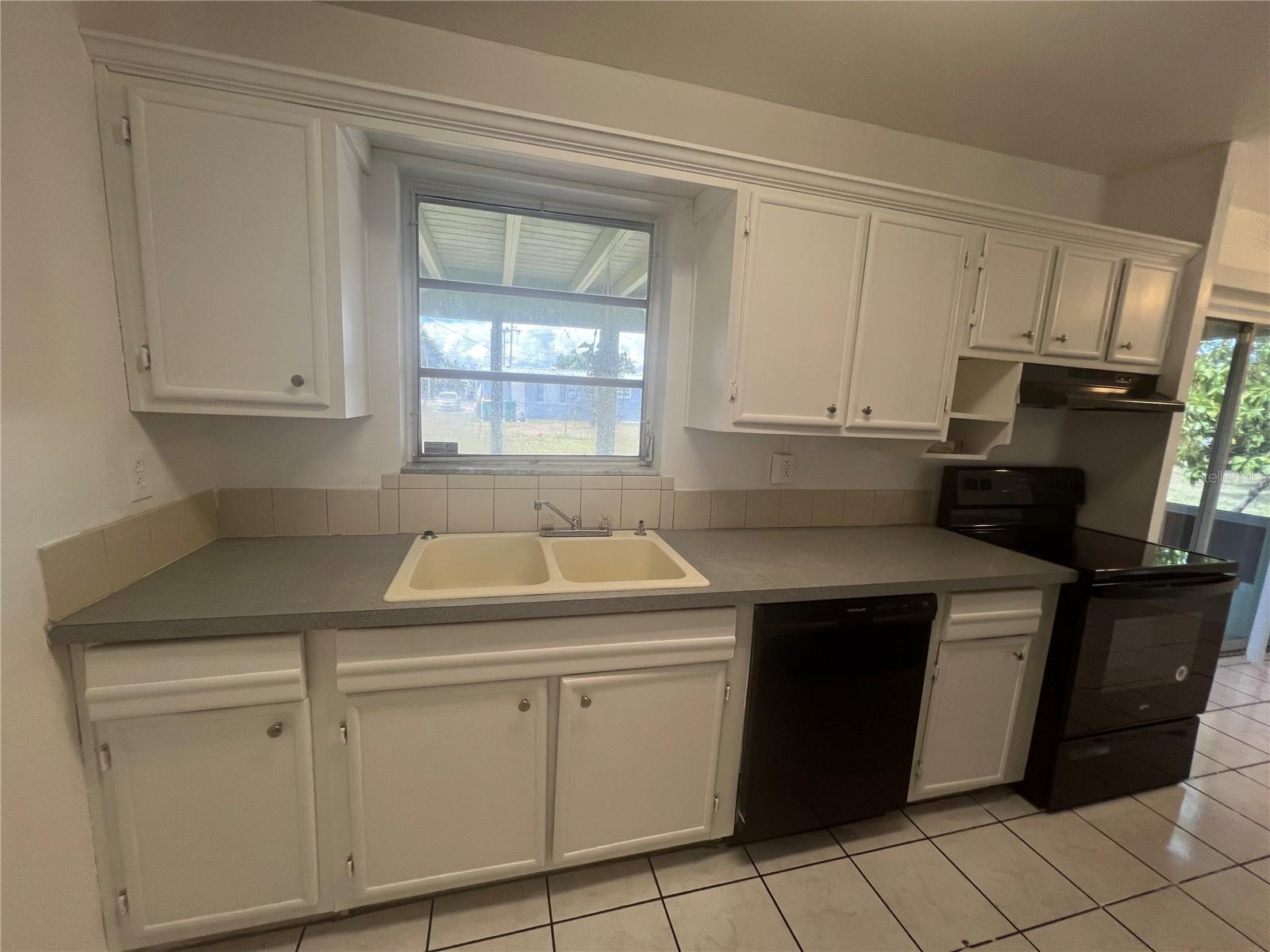 PORT CHARLOTTE SEC 033 - Residential Lease