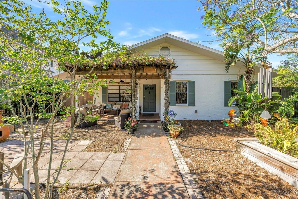 Photo of 216 16th Avenue SE, St Petersburg, FL 33701 (MLS # TB8501377)