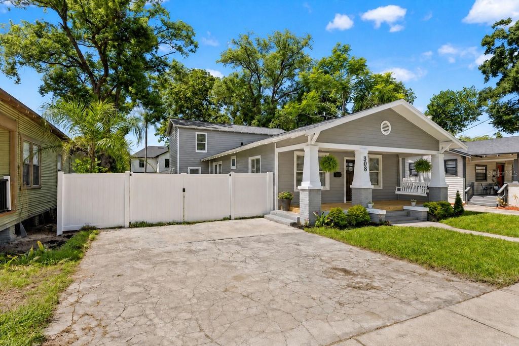 Photo of 308 W Alfred Street, Tampa, FL 33603 (MLS # TB8530116)