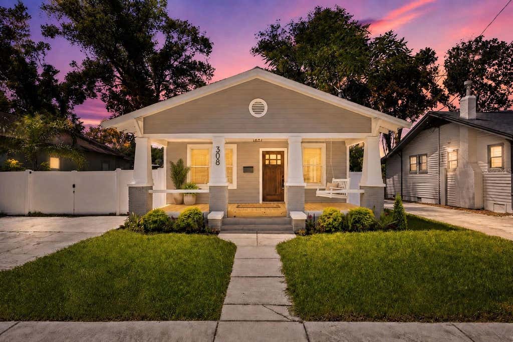 Photo of 308 W Alfred Street, Tampa, FL 33603 (MLS # TB8530116)