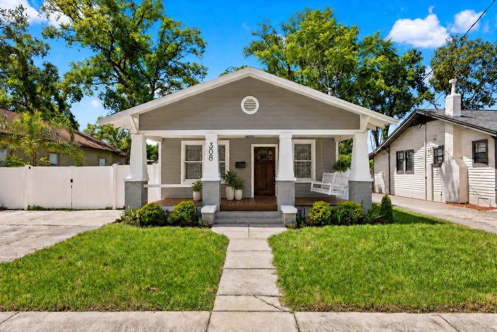 Photo of 308 W Alfred Street, Tampa, FL 33603 (MLS # TB8530116)