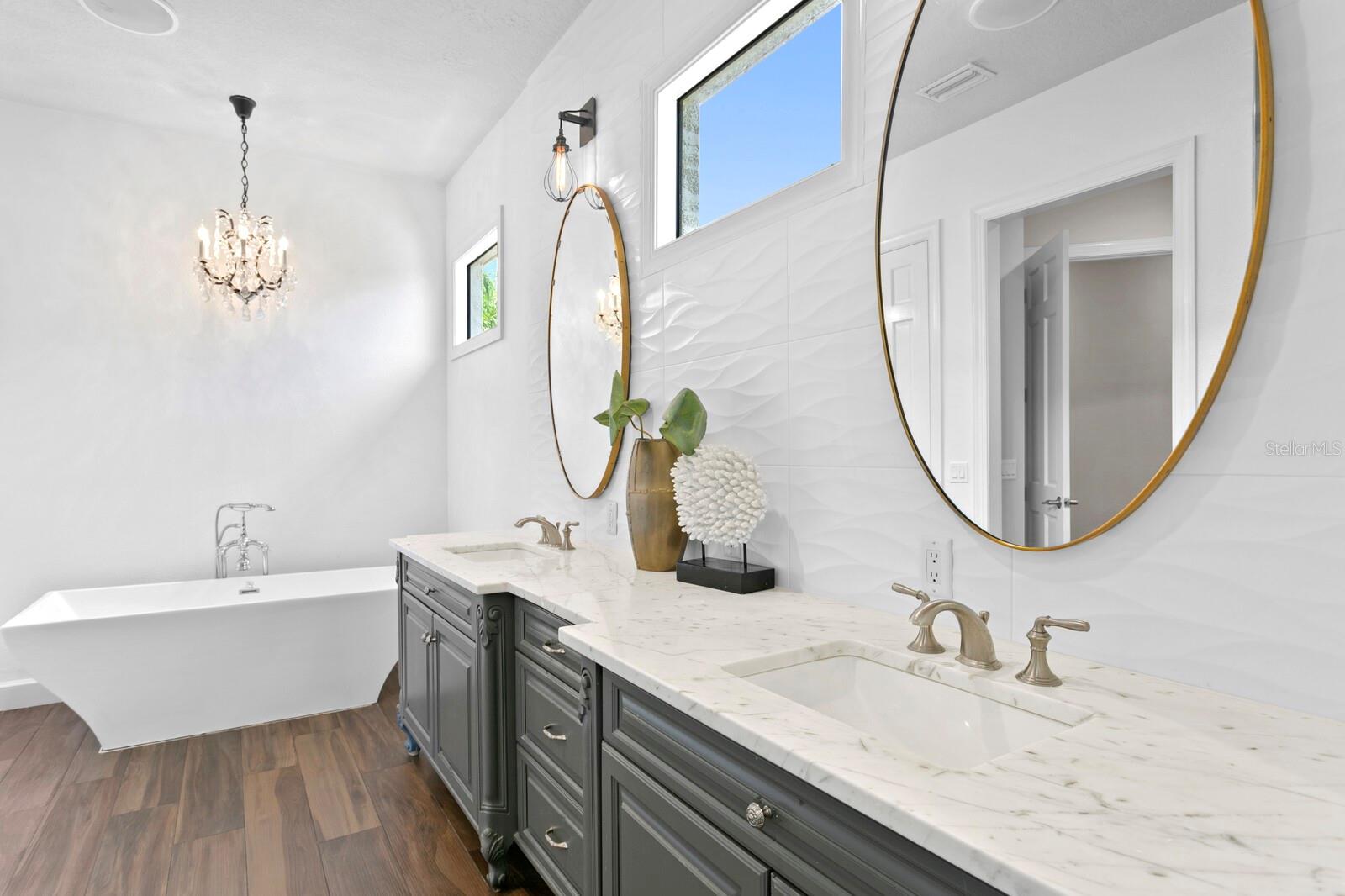 THE RESERVE OF OLD TAMPA BAY - Residential