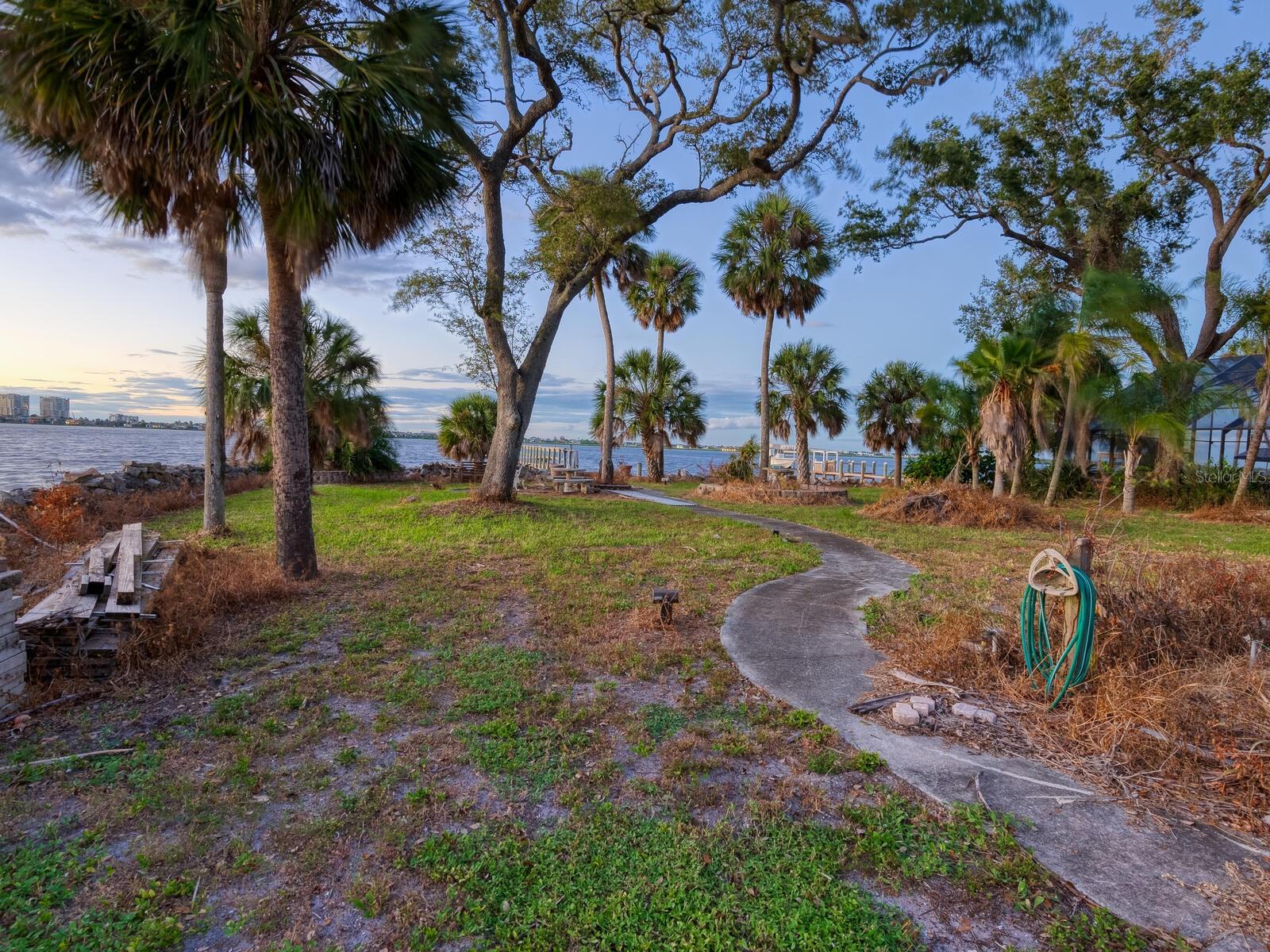 ACREAGE - Residential