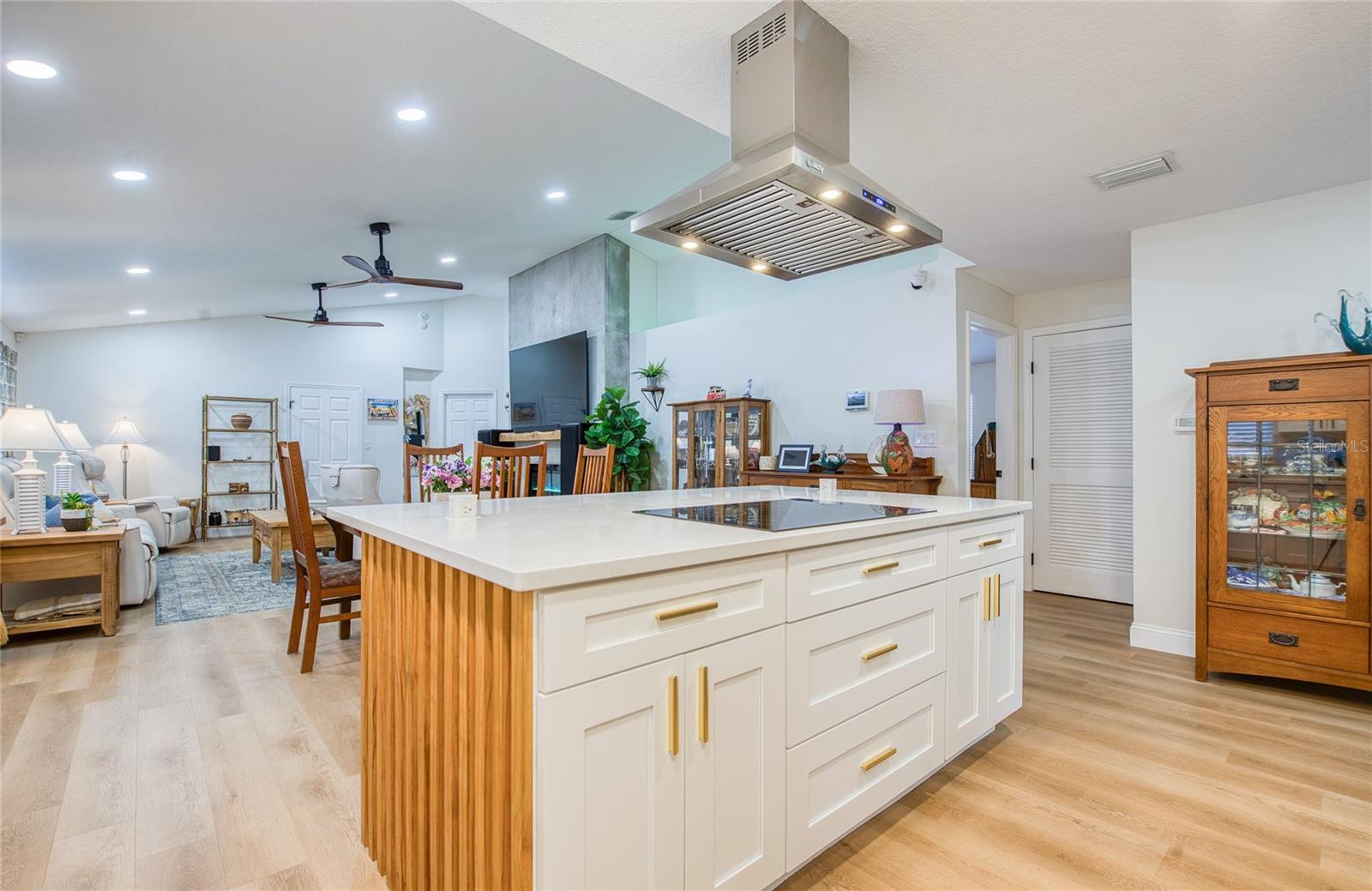 PASADENA PARK - Residential