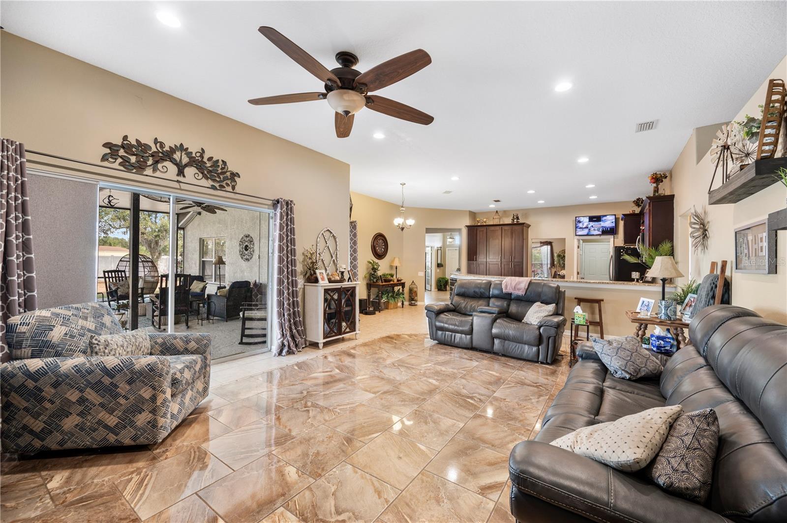 AVONDALE GROVES - Residential