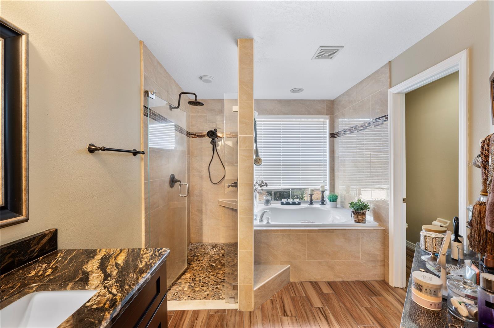 AVONDALE GROVES - Residential