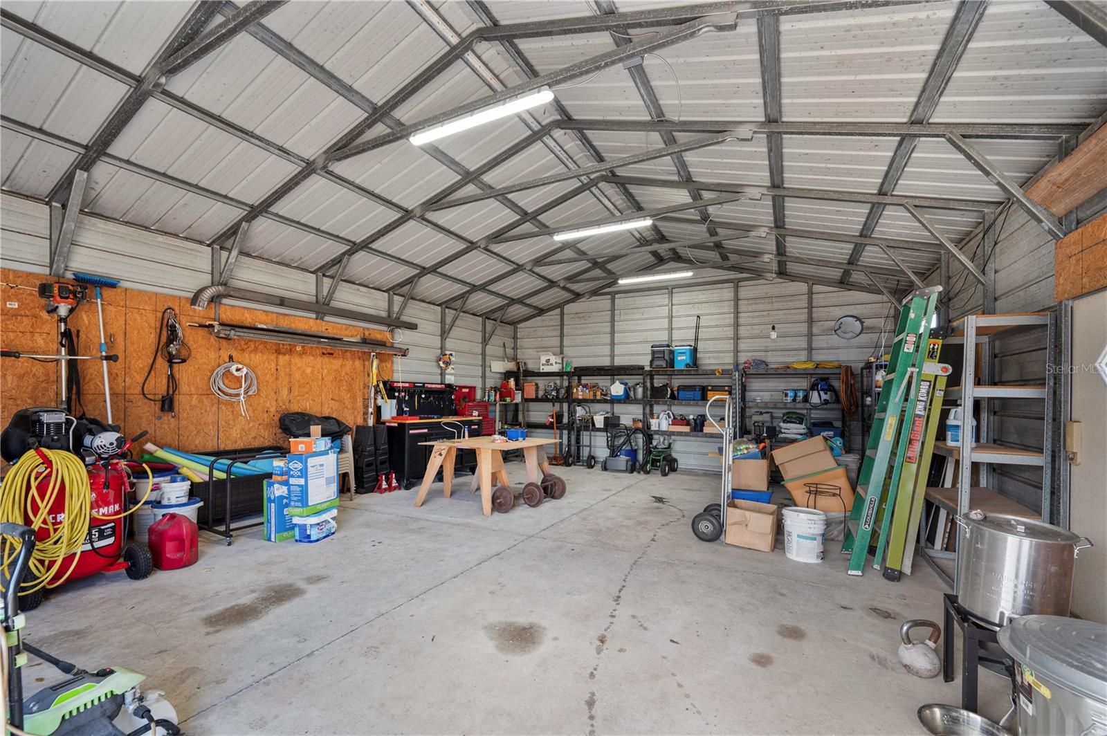 AVONDALE GROVES - Residential