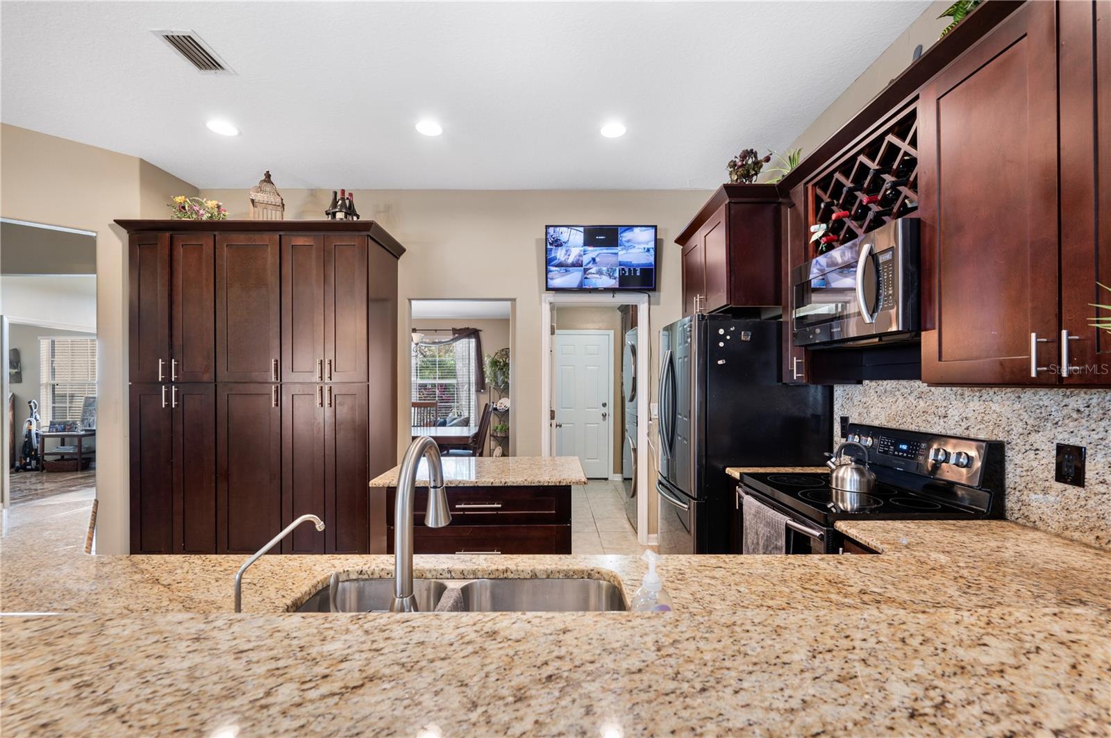 AVONDALE GROVES - Residential