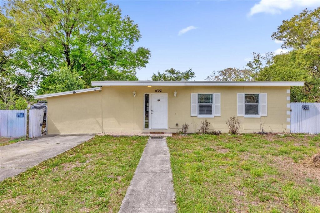 Photo of 1502 Daroca Drive, Deltona, FL 32725 (MLS # O6394919)