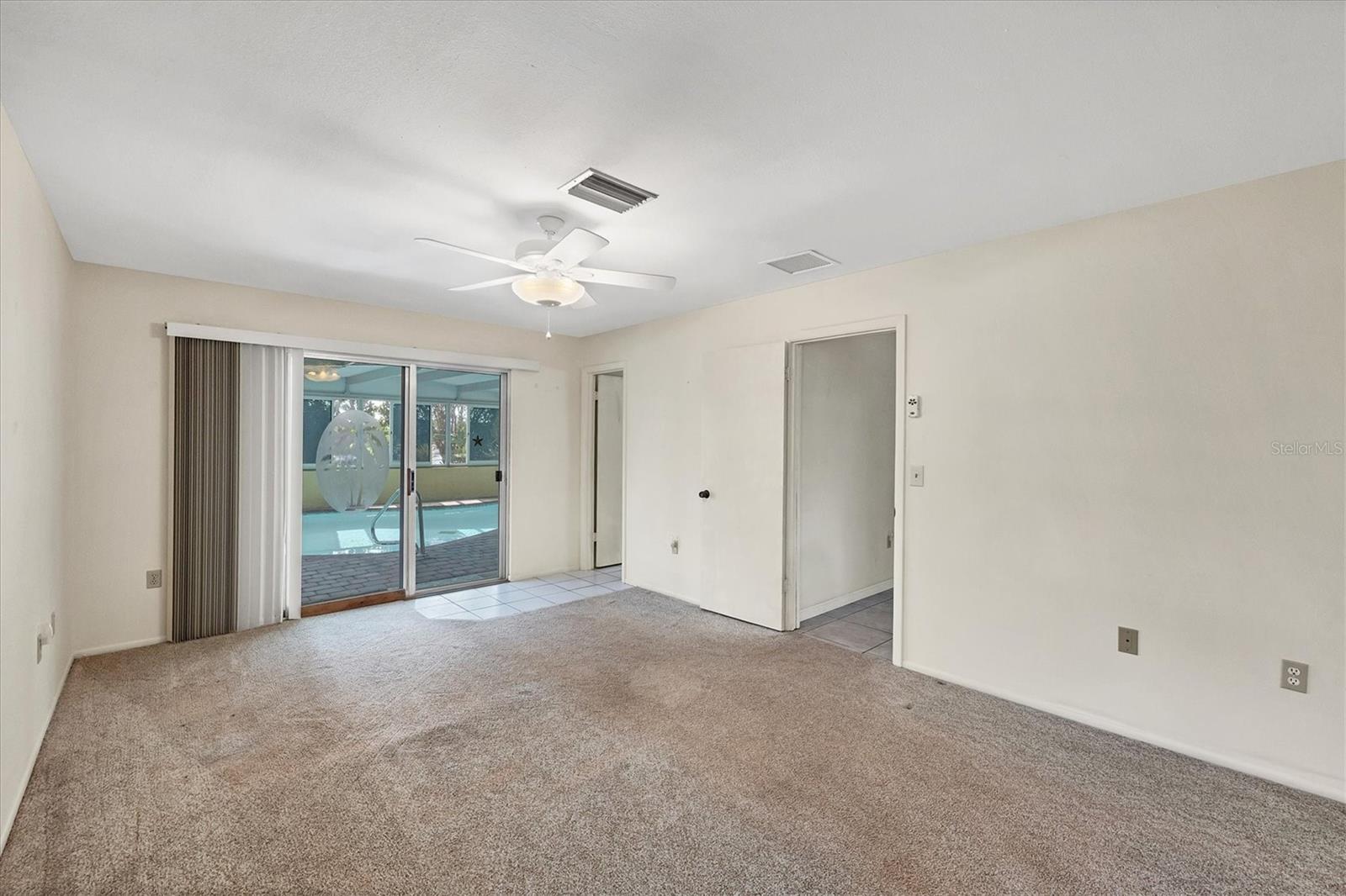 CORAL SHORES EAST - Residential