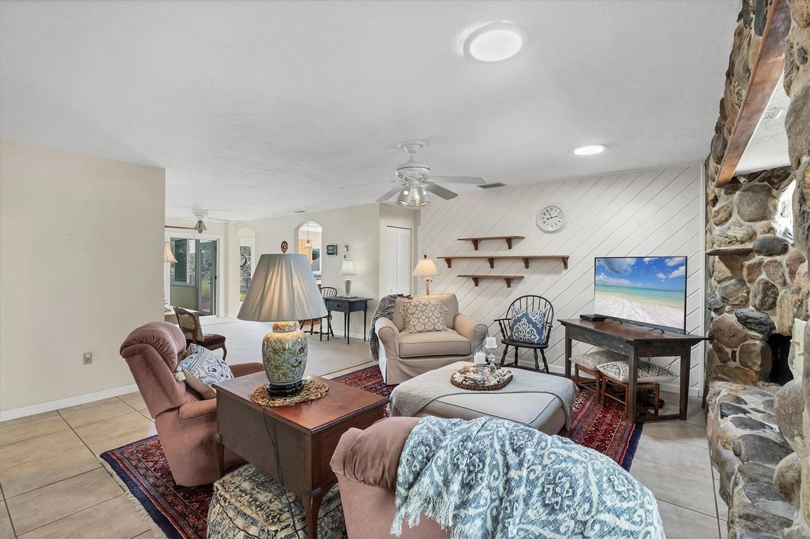 CORAL SHORES EAST - Residential