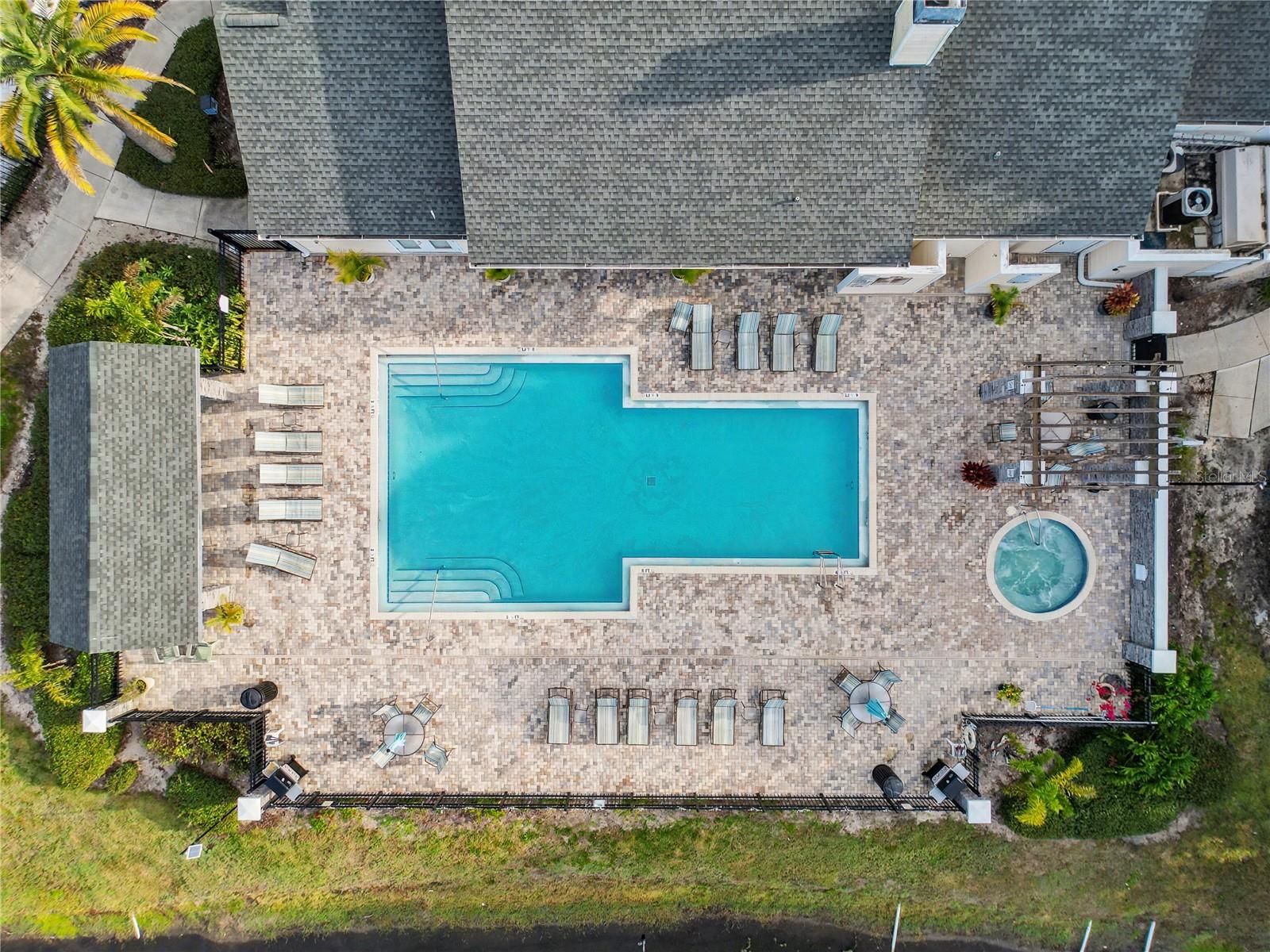 BENTLEY AT COBBS LANDING CONDO THE - Residential