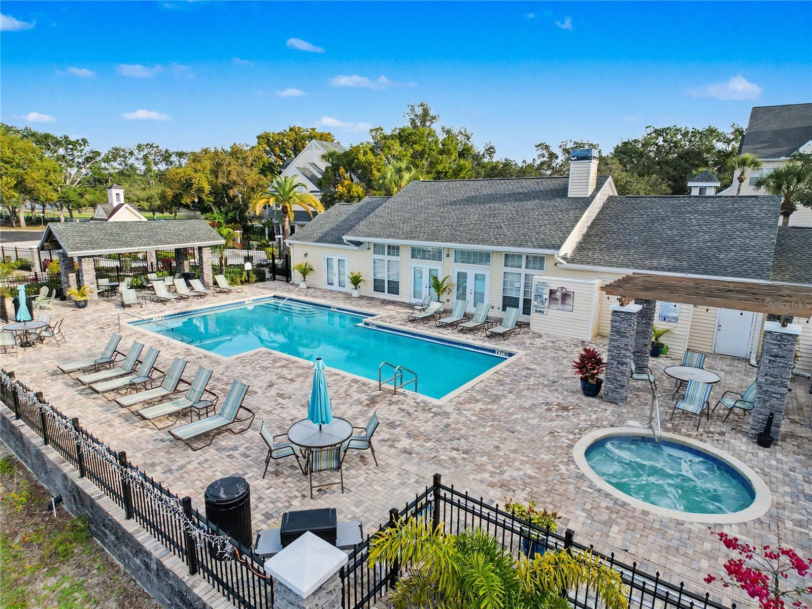 BENTLEY AT COBBS LANDING CONDO THE - Residential