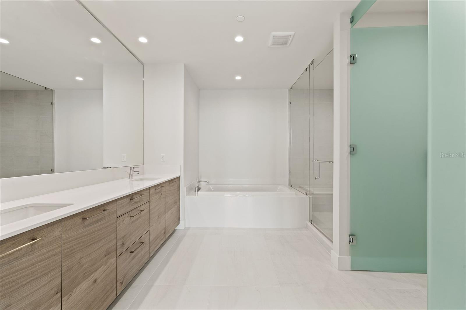 SALTAIRE ST PETERSBURG - Residential