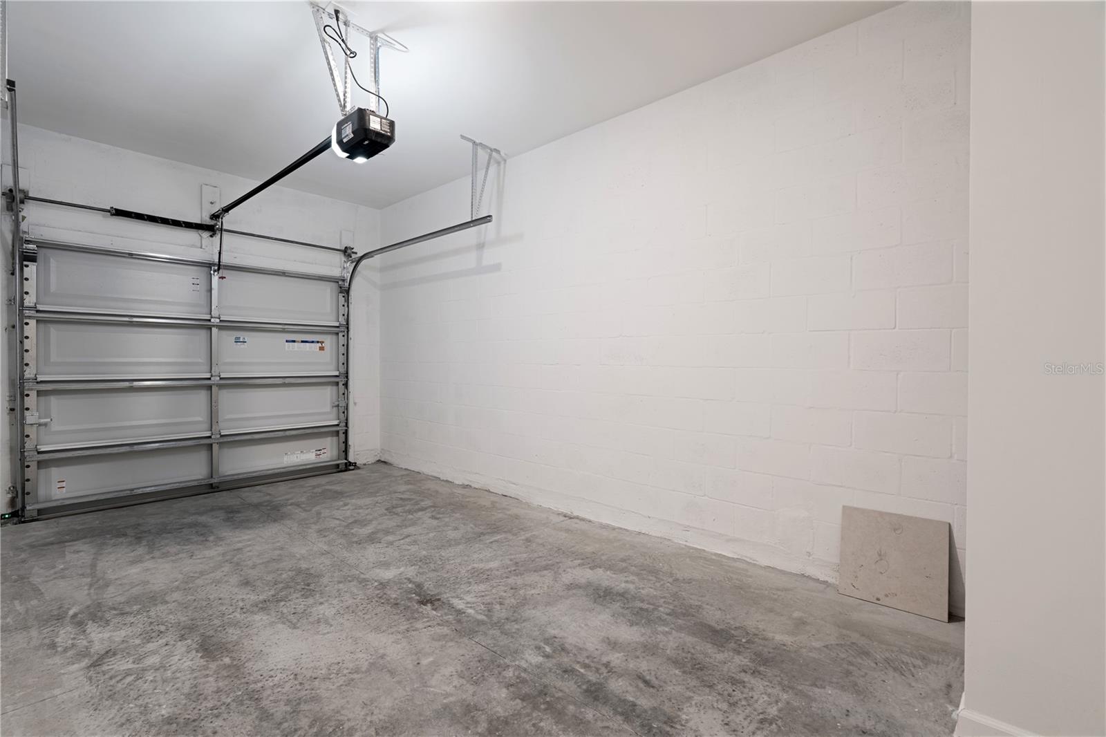 BRENTWOOD TH - Residential Lease