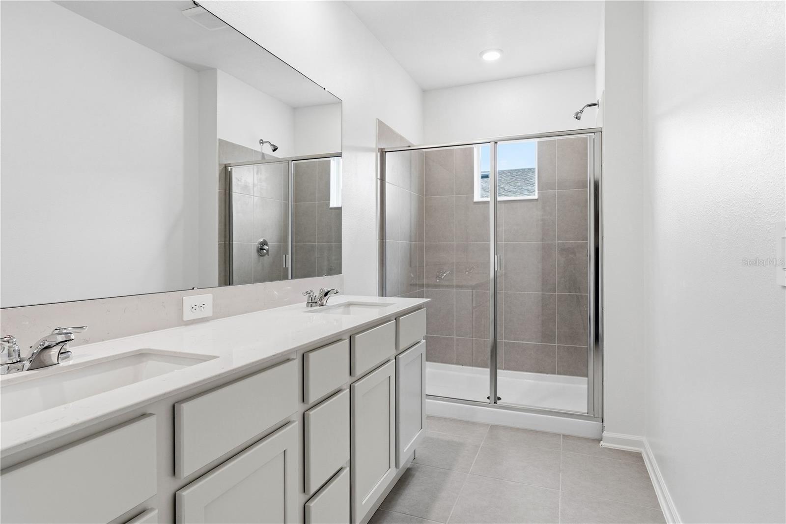 BRENTWOOD TH - Residential Lease