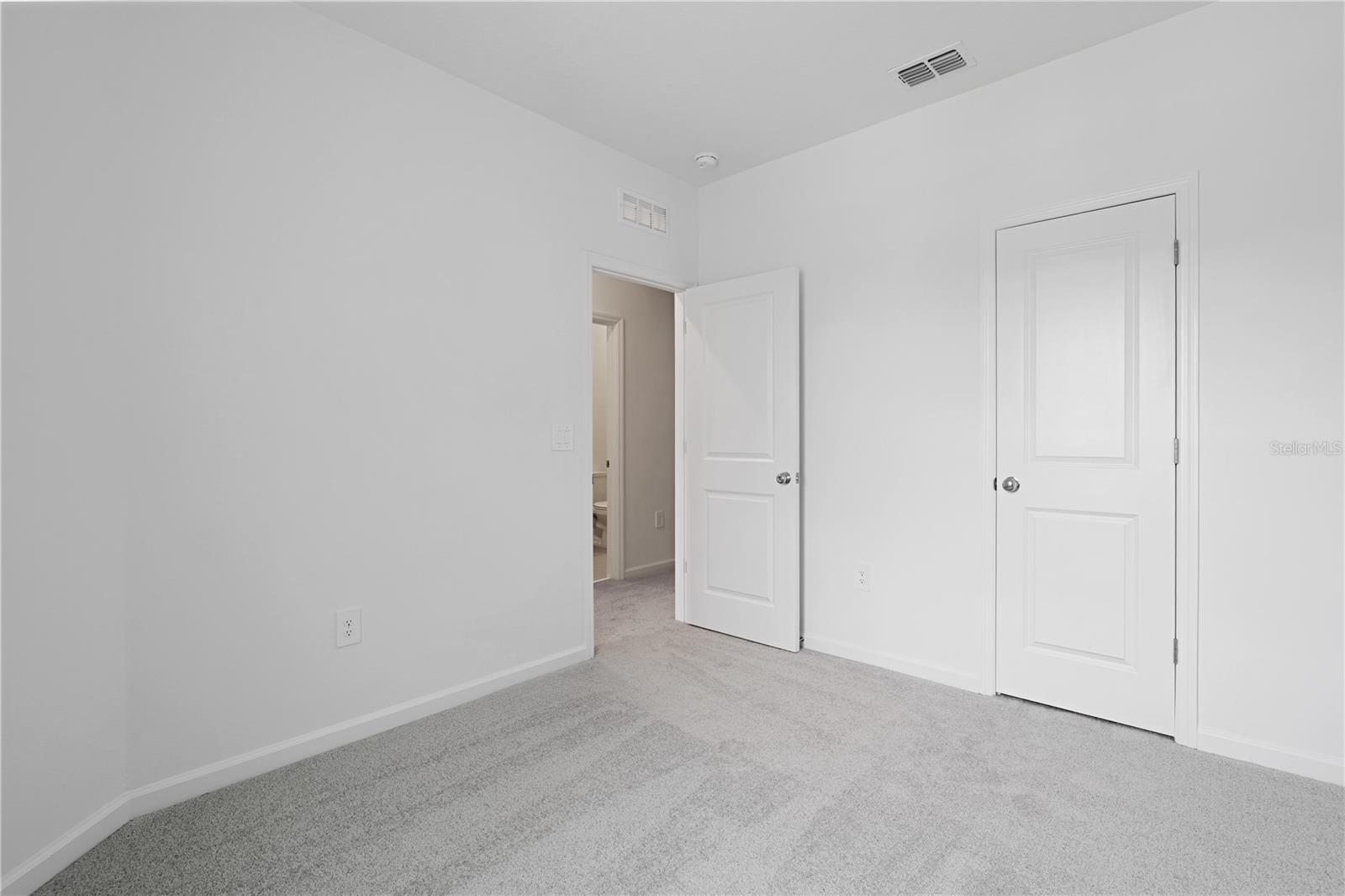 BRENTWOOD TH - Residential Lease