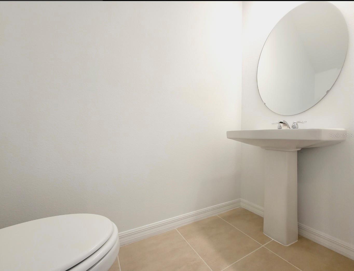 THE TOWNHOMES AT ANTHEM PARK - Residential Lease