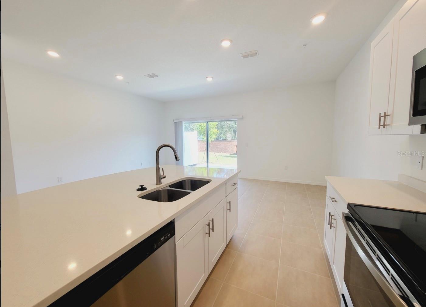 THE TOWNHOMES AT ANTHEM PARK - Residential Lease