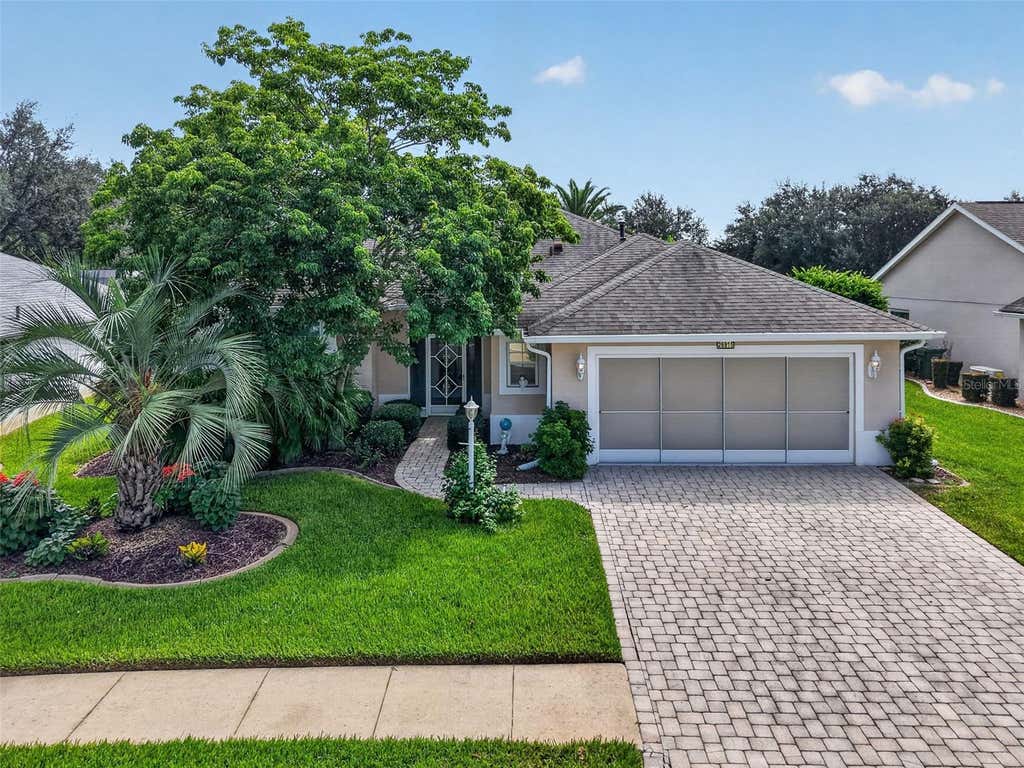Photo of 26915 Honeymoon Avenue, Leesburg, FL 34748 (MLS # G5115073)