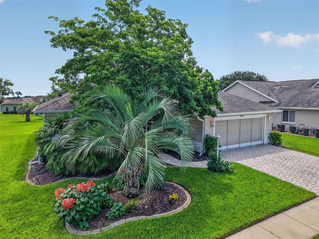 Photo of 26915 Honeymoon Avenue, Leesburg, FL 34748 (MLS # G5115073)