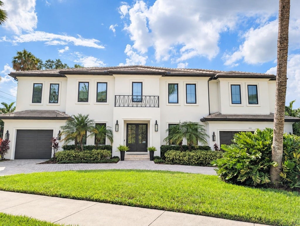 Photo of 4511 W Swann Avenue, Tampa, FL 33609 (MLS # TB8550984)