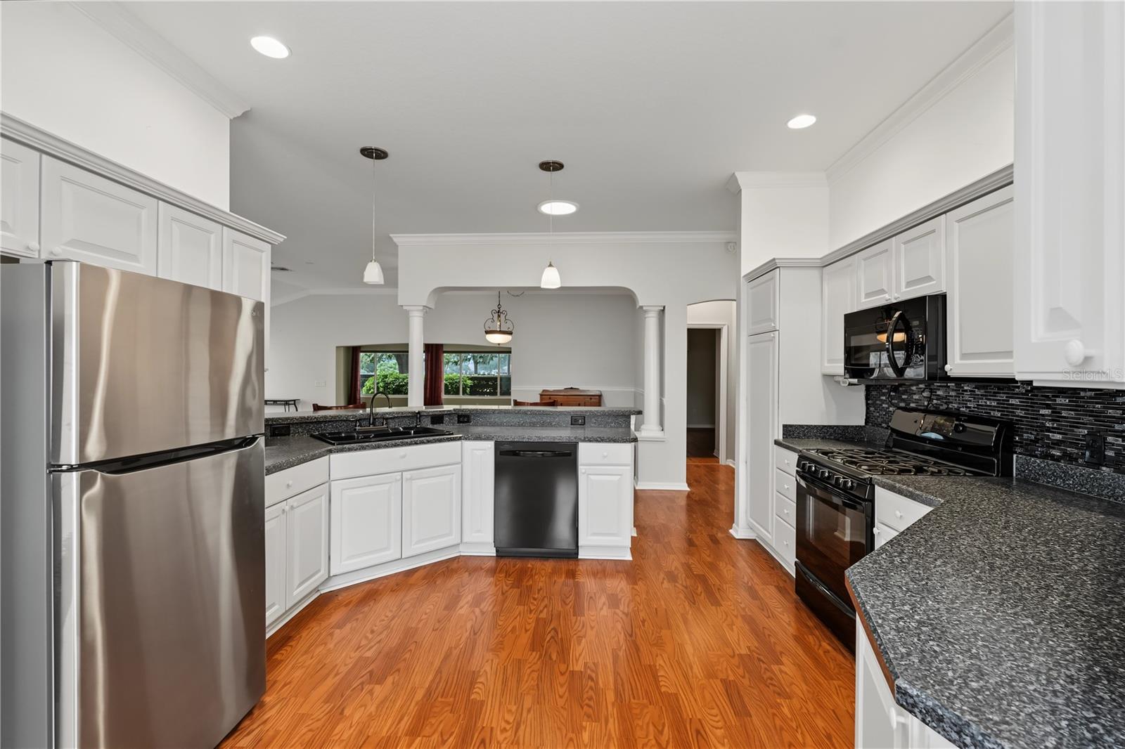 556 KINGSTON WAY